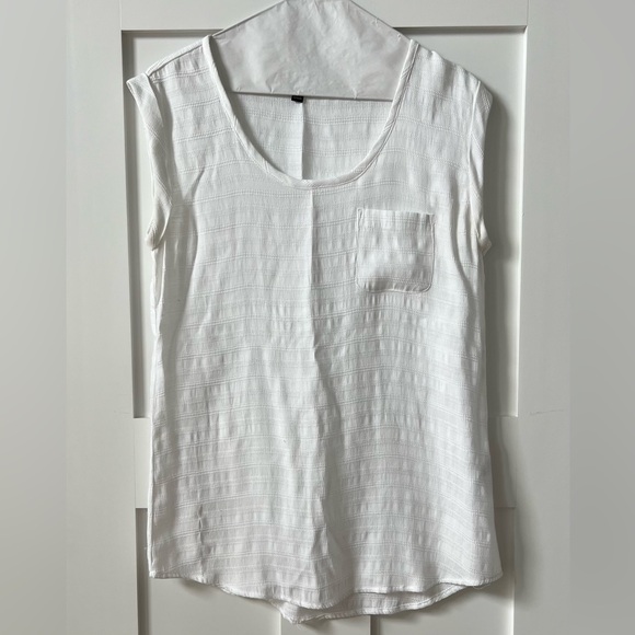 Banana Republic white sleeveless top - Picture 3 of 5